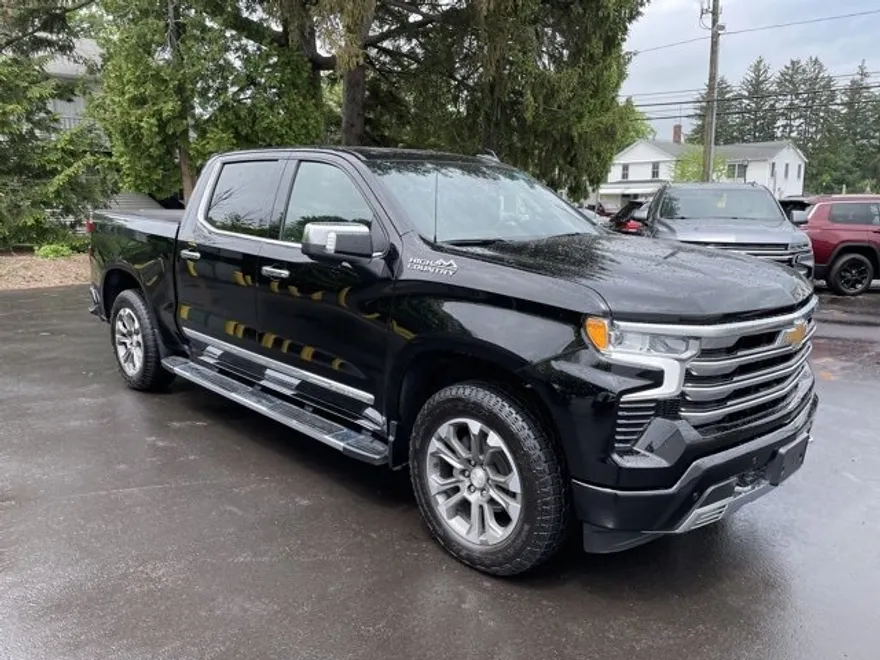 2024 Chevrolet Silverado 1500 High Country photo 1