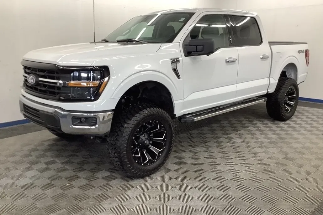 2024 Ford F-150 XLT photo 1