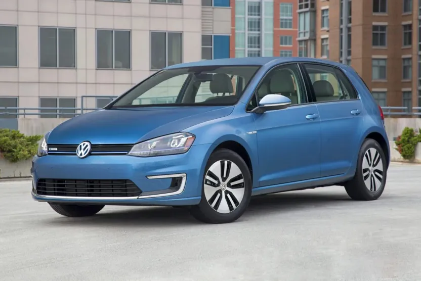 2016 Volkswagen e-Golf SE photo 1