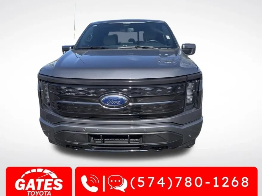 2023 Ford F-150 Lightning Platinum photo 1