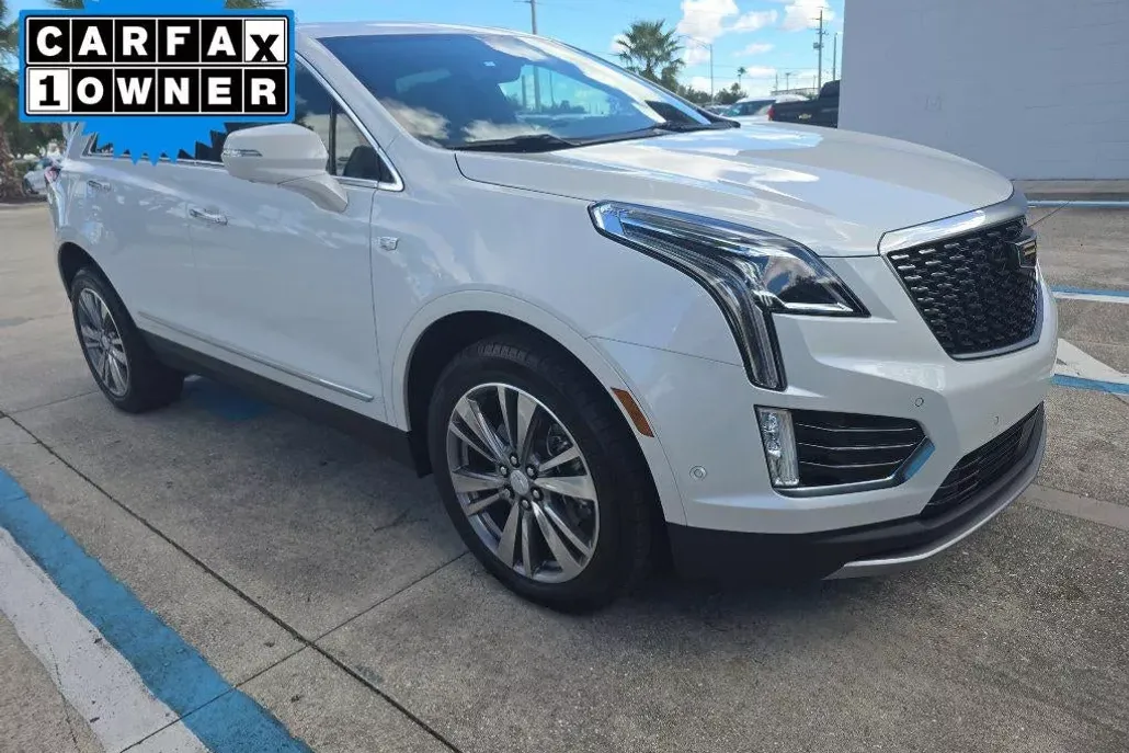 2021 Cadillac XT5 Premium Luxury photo 1