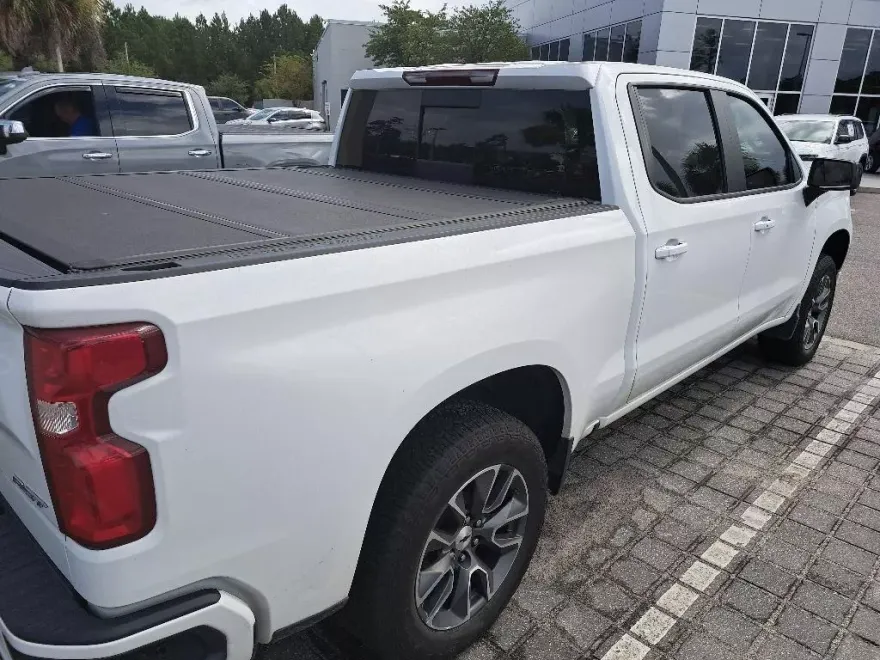 2023 Chevrolet Silverado RST photo 1