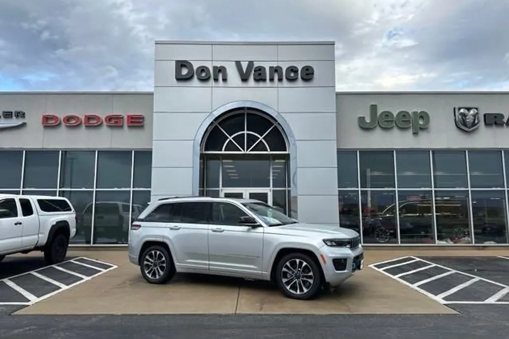 2024 Jeep Grand Cherokee Overland 4xe photo 1