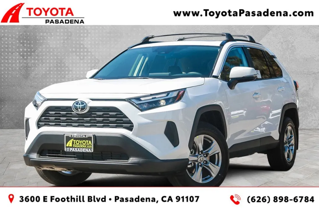 2025 Toyota RAV4 XLE photo 1