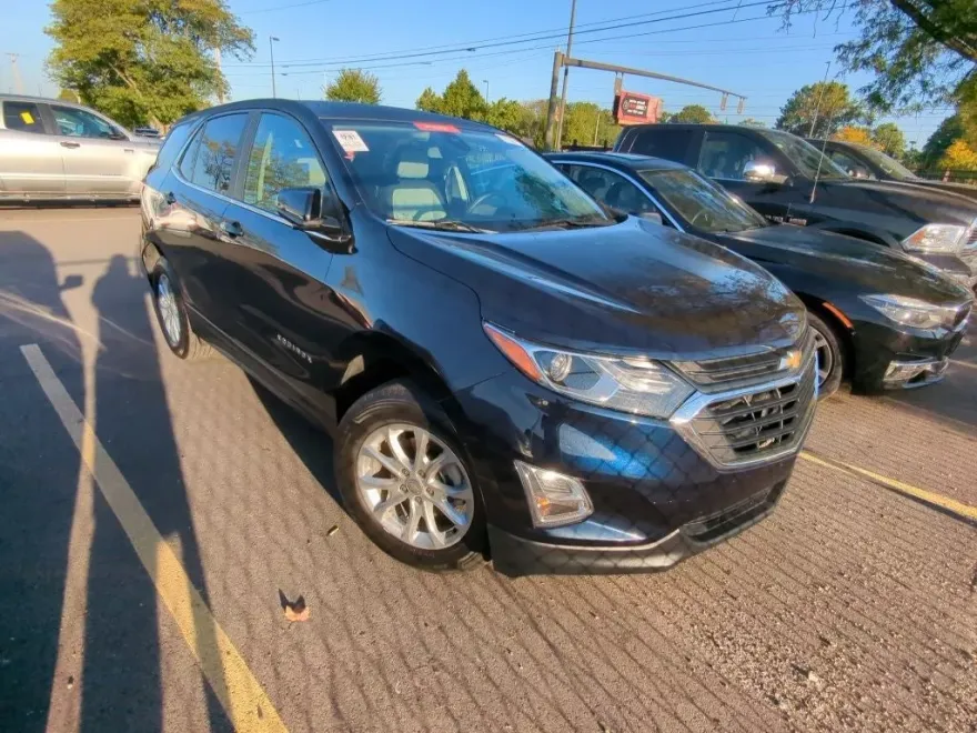 2021 Chevrolet Equinox LT photo 1