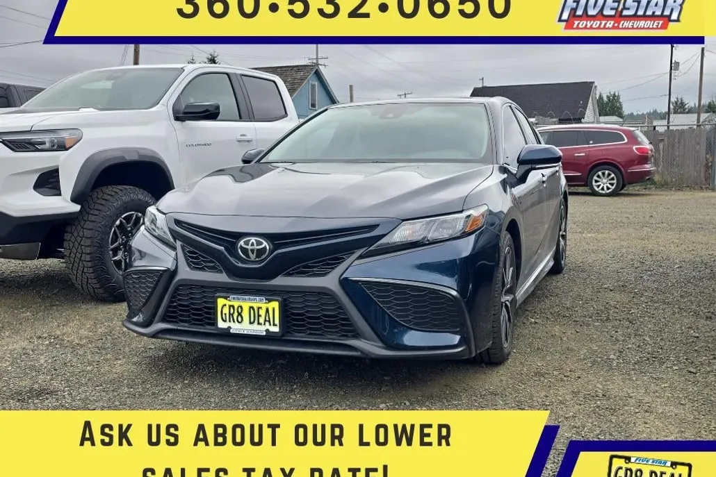 2021 Toyota Camry SE photo 1