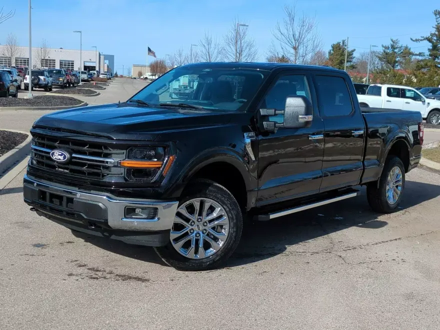 2025 Ford F-150 XLT photo 1