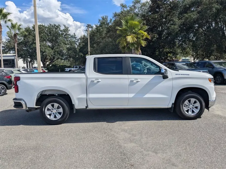 2025 Chevrolet Silverado 1500 LT photo 1