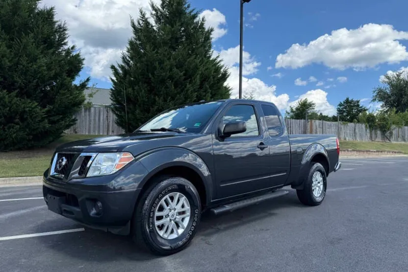 2014 Nissan Frontier SV photo 1