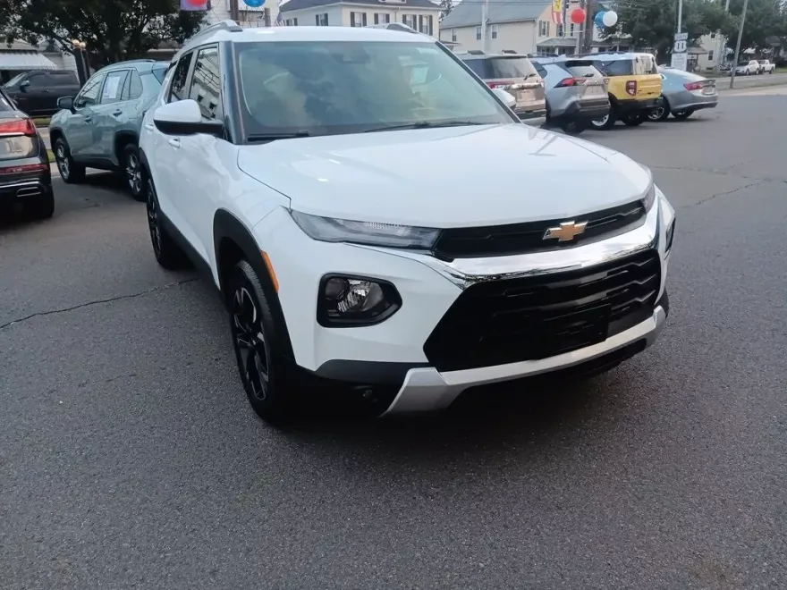 2023 Chevrolet Trailblazer LT photo 1
