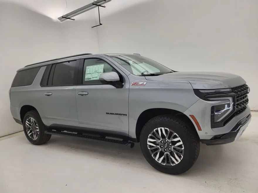 2026 Chevrolet Suburban Z71 photo 1