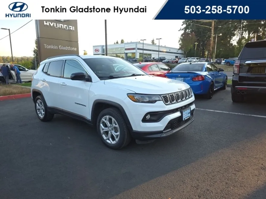 2024 Jeep Compass Latitude photo 1