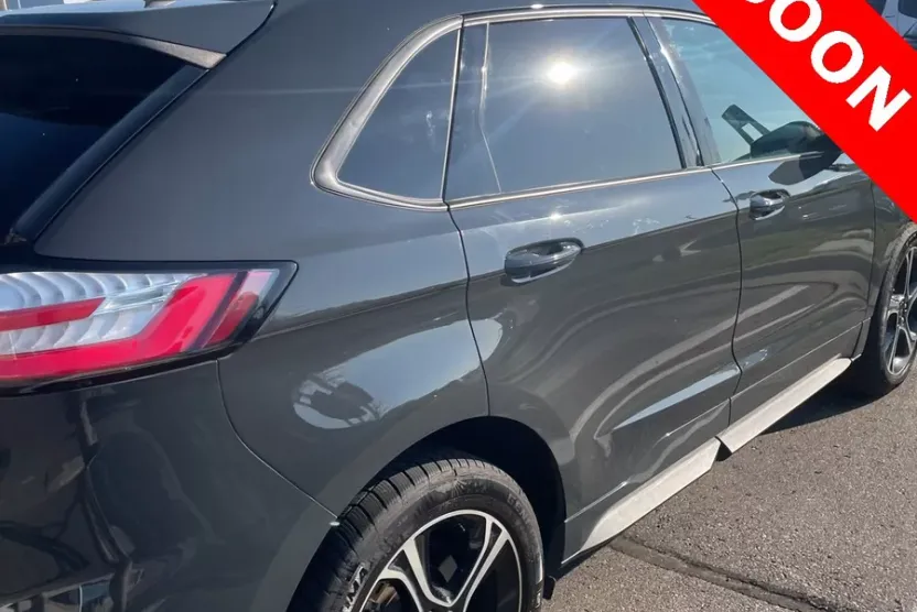 2021 Ford Edge ST photo 1