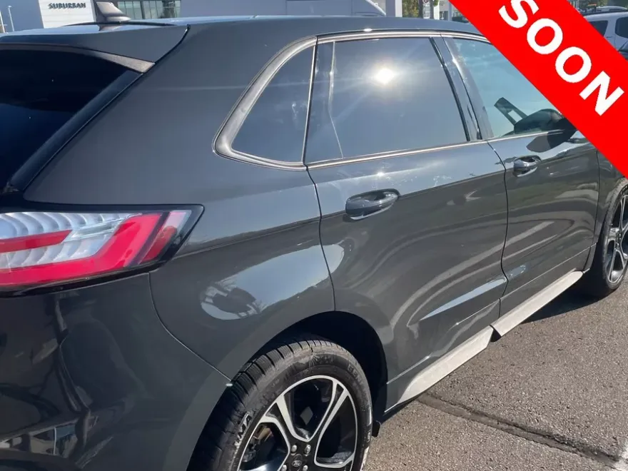 2021 Ford Edge ST photo 1