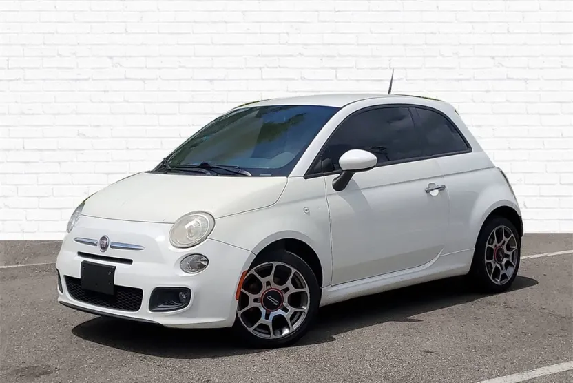 2015 Fiat 500 Sport photo 1