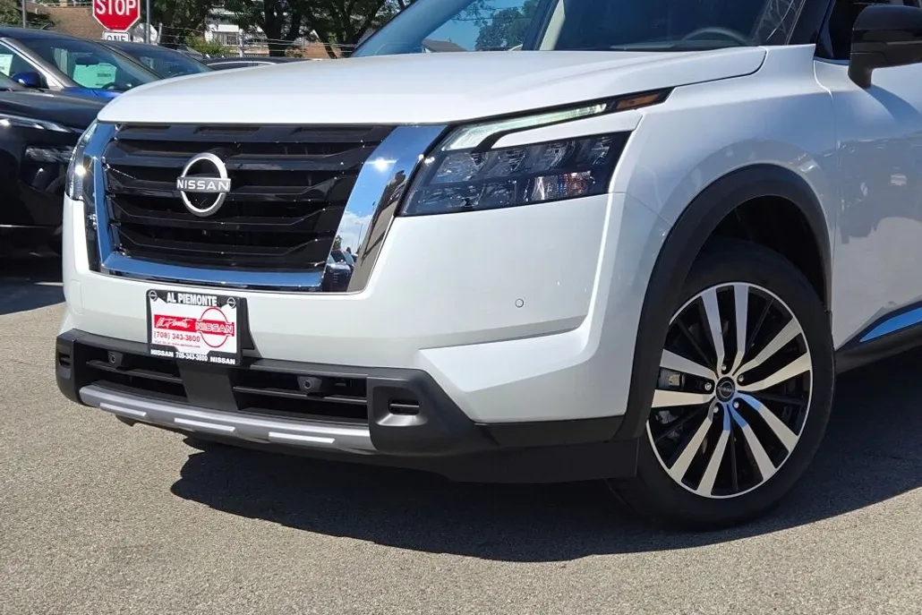 2025 Nissan Frontier SV photo 1