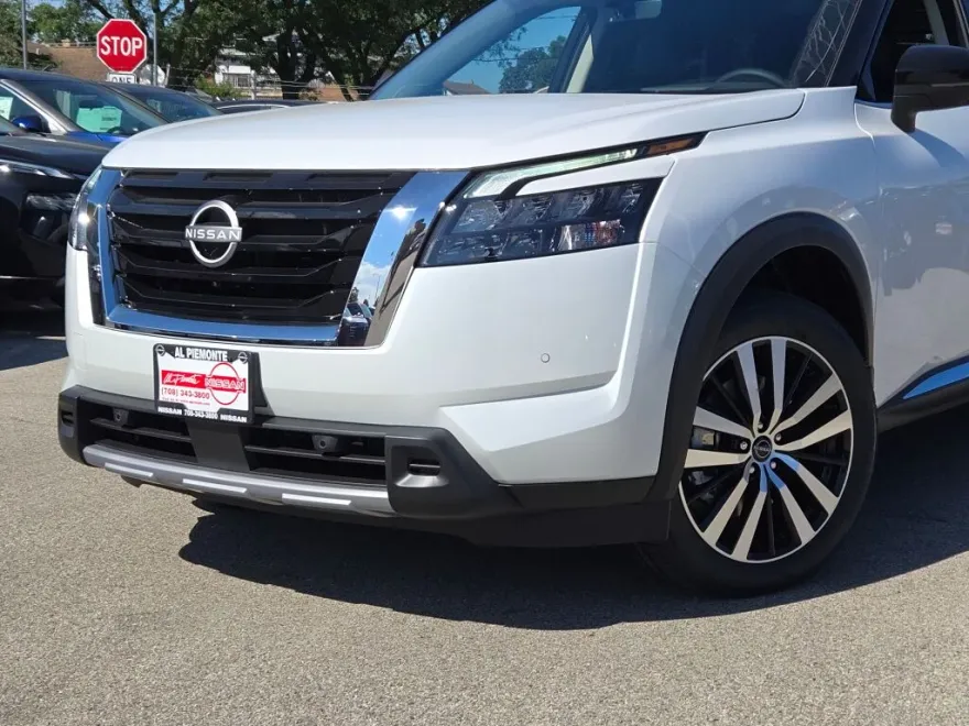 2025 Nissan Frontier SV photo 1