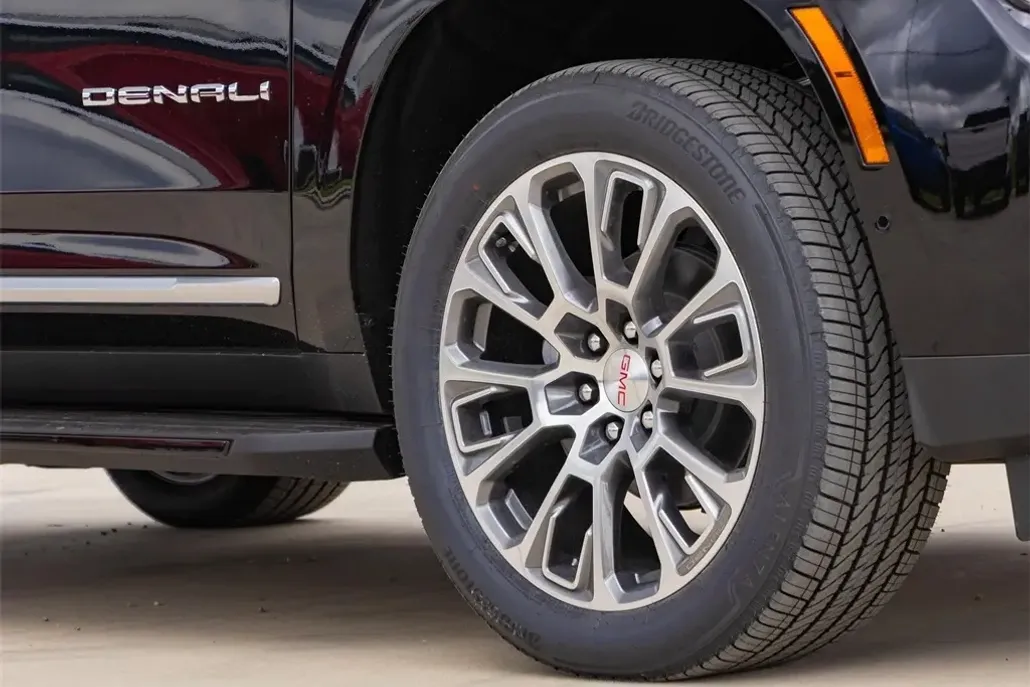 2025 Gmc Yukon Denali photo 1