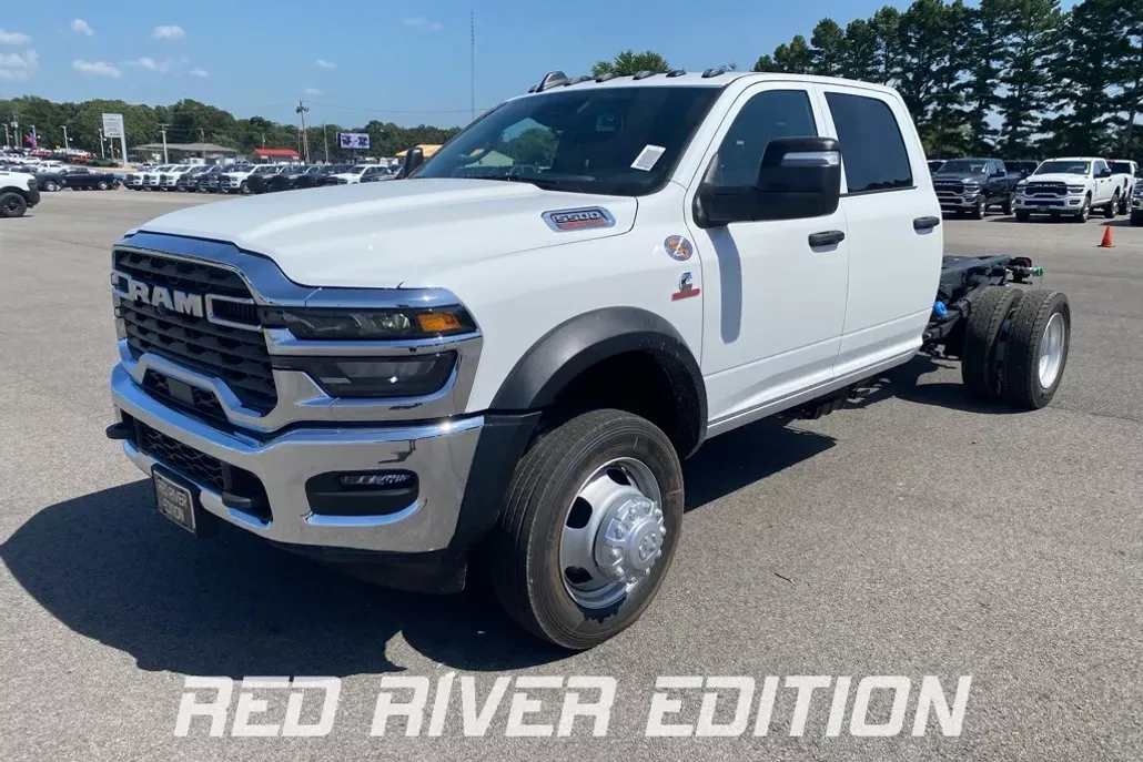 2025 Ram 5500 Tradesman photo 1