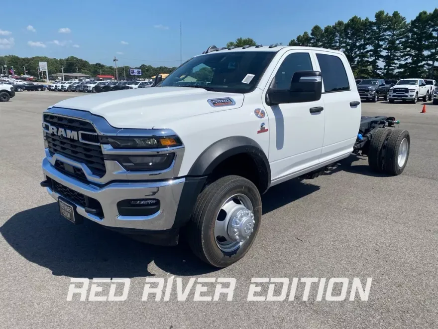 2025 Ram 5500 Tradesman photo 1