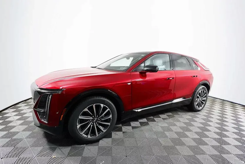 2025 Cadillac Lyriq Sport photo 1