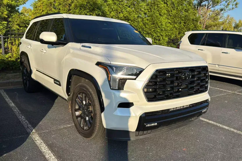 2025 Toyota Sequoia Platinum photo 1