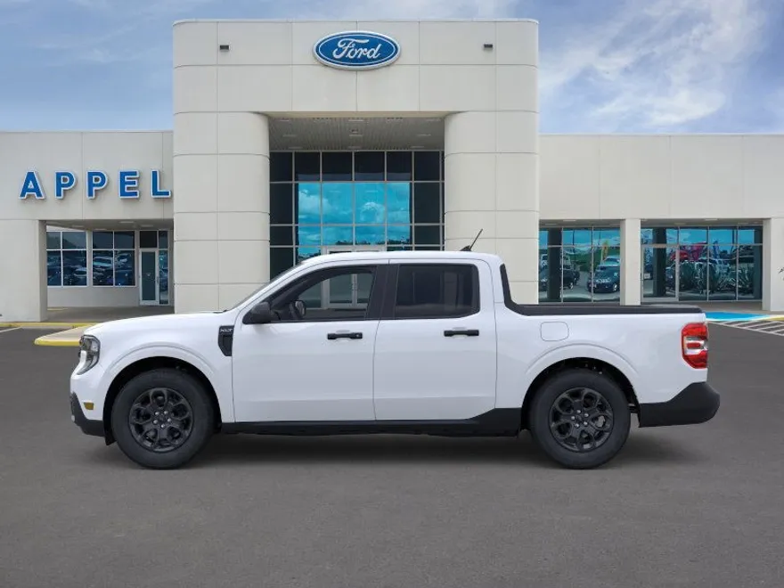 2025 Ford Maverick XLT photo 1