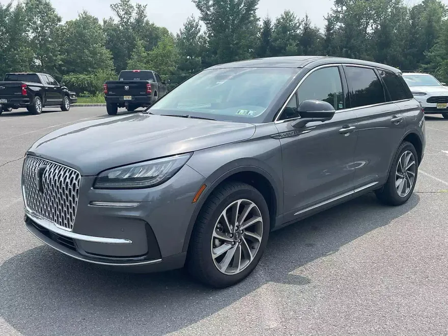 2023 Lincoln Corsair Standard photo 1