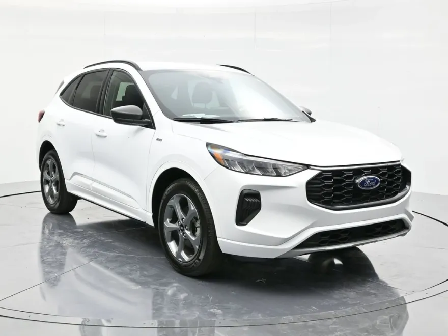 2023 Ford Escape ST-Line photo 1