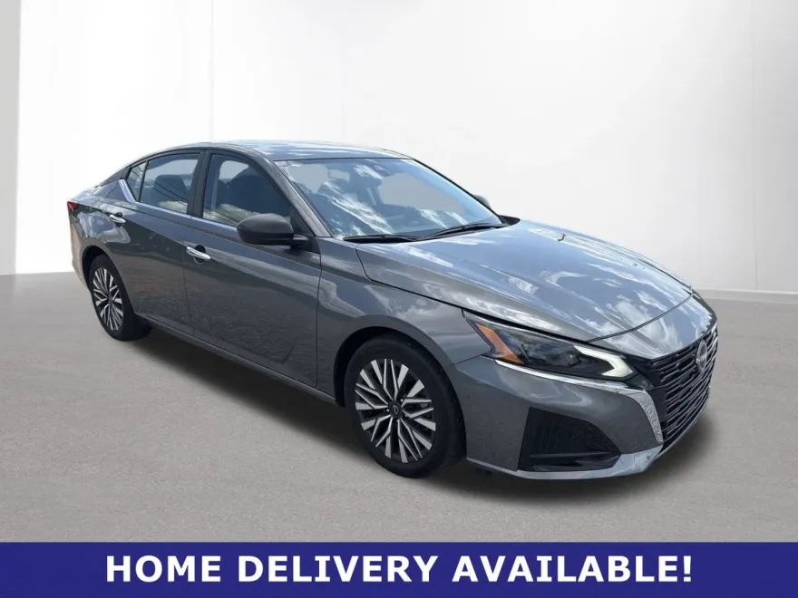 2025 Nissan Altima SV photo 1