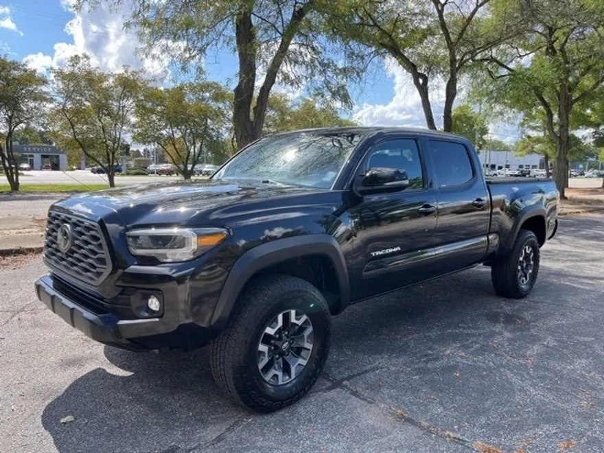 2023 Toyota Tacoma TRD Off-Road V6 photo 1