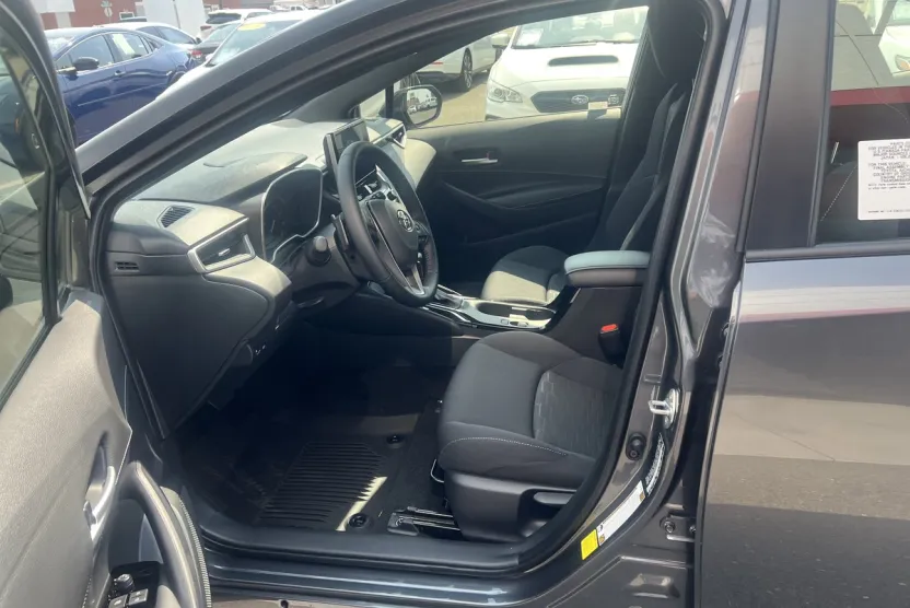 2025 Toyota Corolla SE Premium photo 1