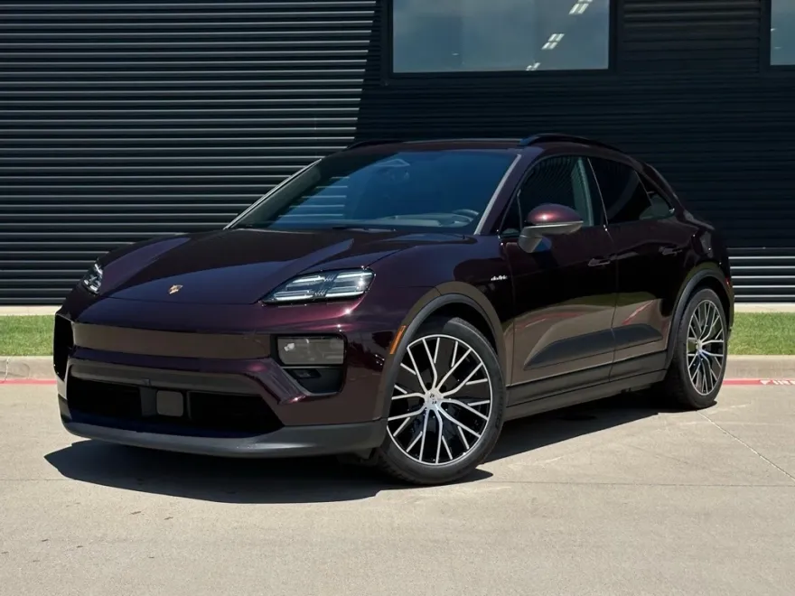 2025 Porsche Macan Electric photo 1
