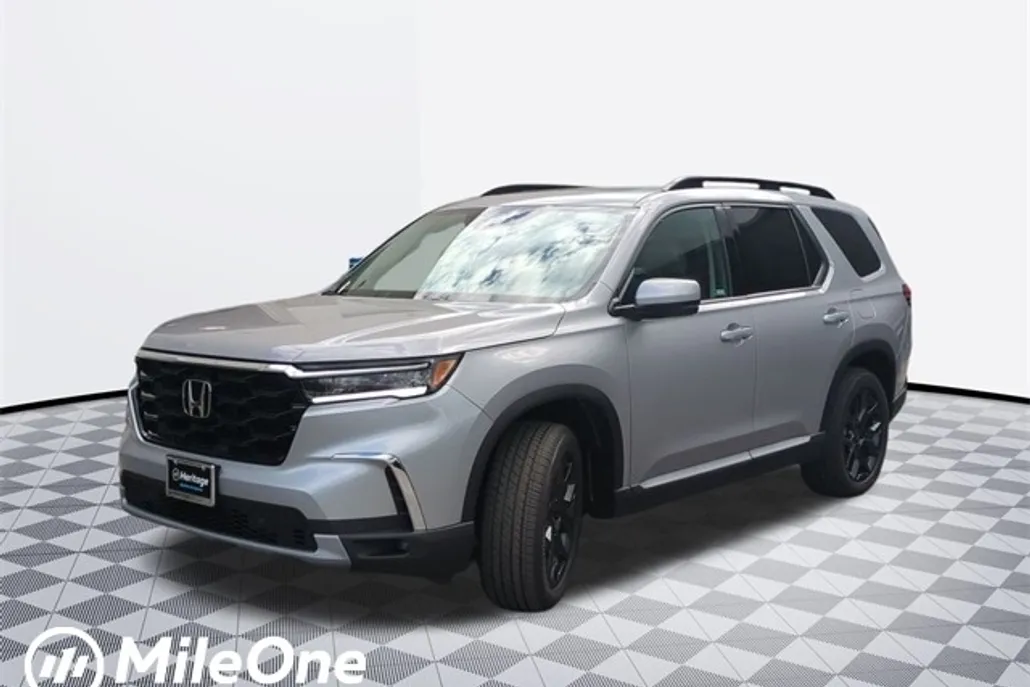 2025 Honda Pilot Touring photo 1