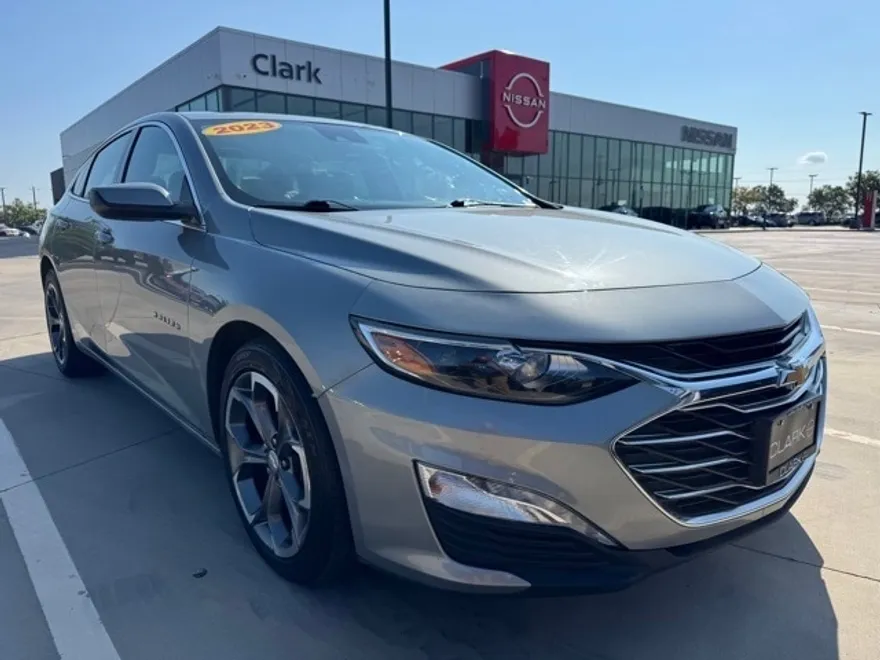 2023 Chevrolet Malibu 1LT photo 1