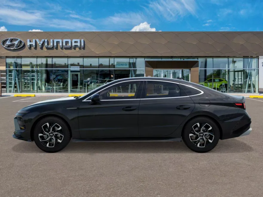 2025 Hyundai Sonata SEL photo 1