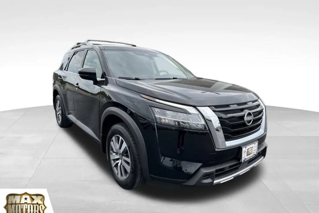 2023 Nissan Pathfinder SL photo 1