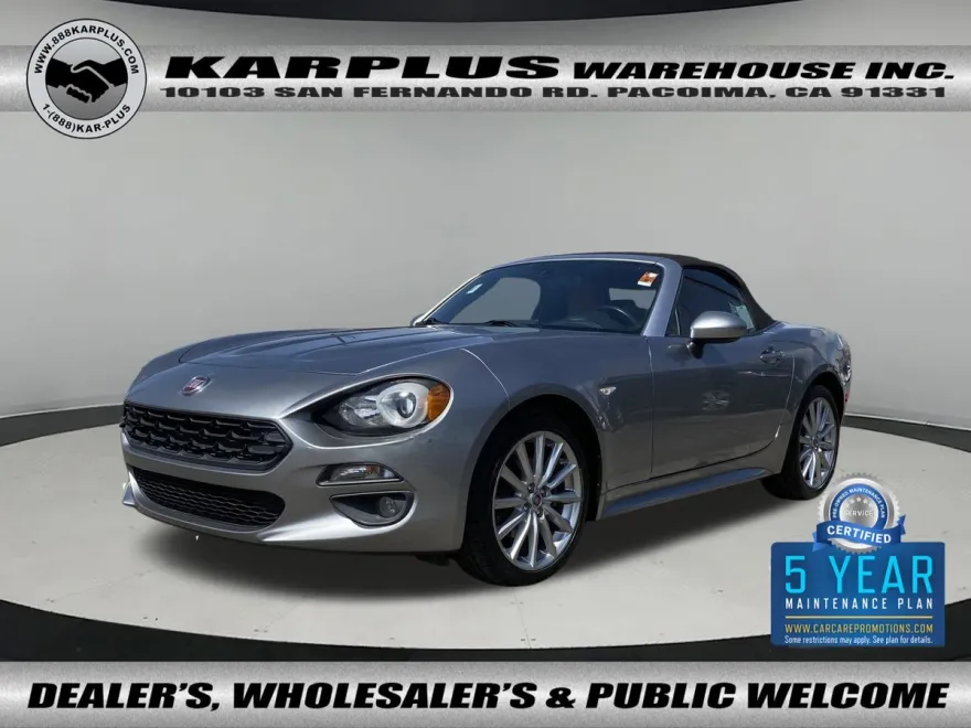 2017 Fiat 124 Spider Lusso photo 1