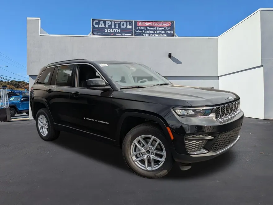 2025 Jeep Grand Cherokee Laredo photo 1