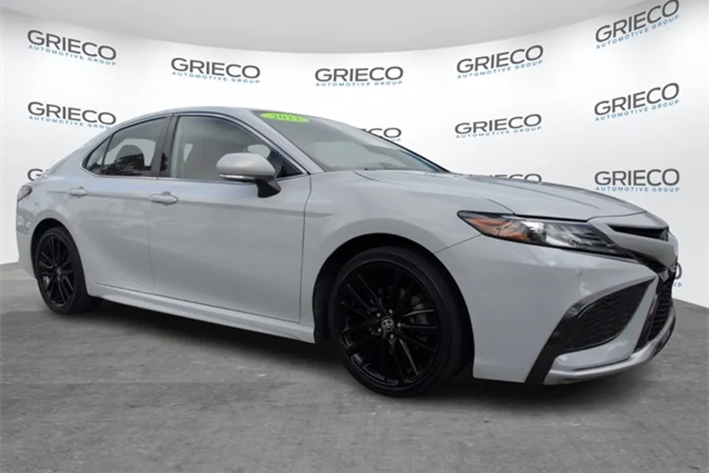2022 Toyota Camry XSE photo 1