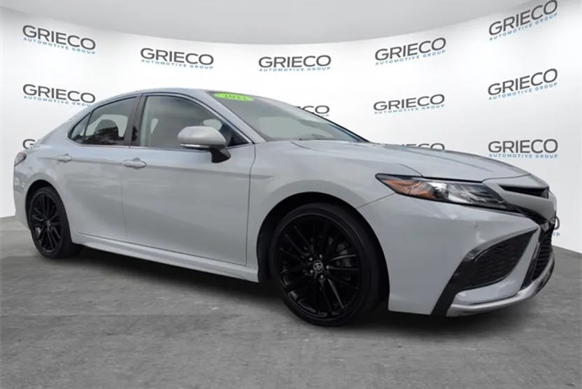 2022 Toyota Camry XSE photo 1