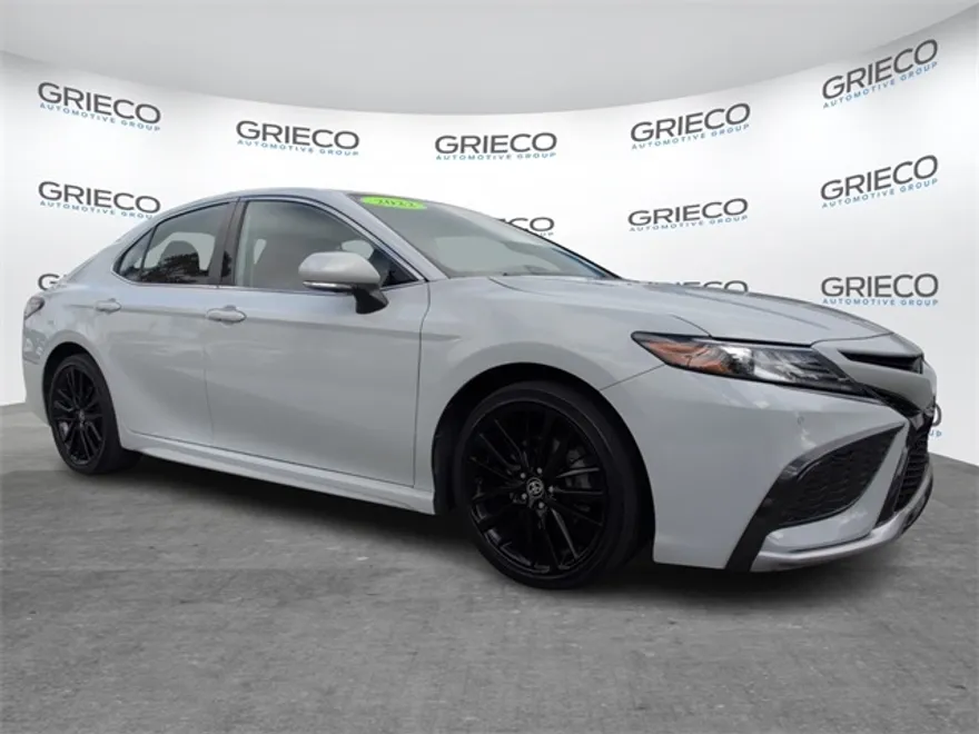 2022 Toyota Camry XSE photo 1