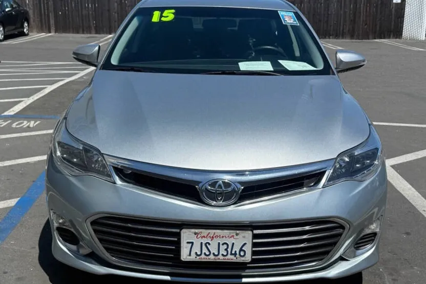 2015 Toyota Avalon XLE photo 1