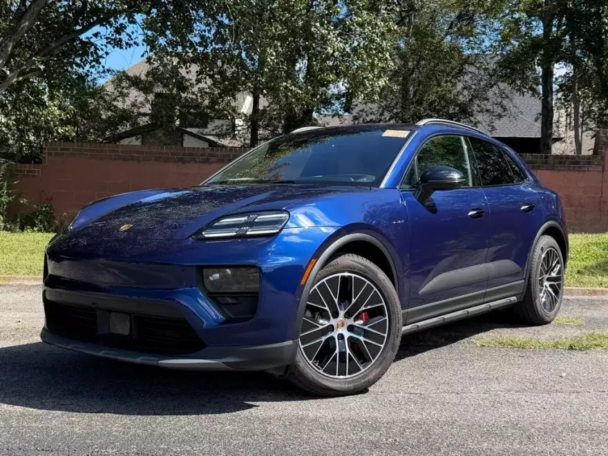 2025 Porsche Macan Electric photo 1