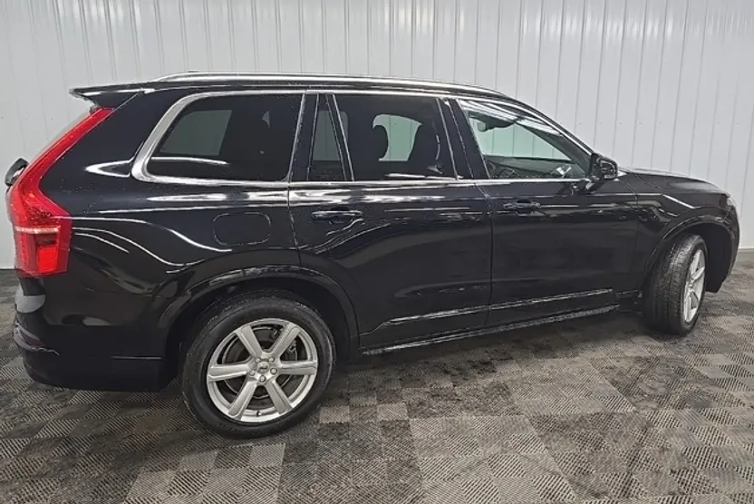 2023 Volvo XC90 B5 Core photo 1