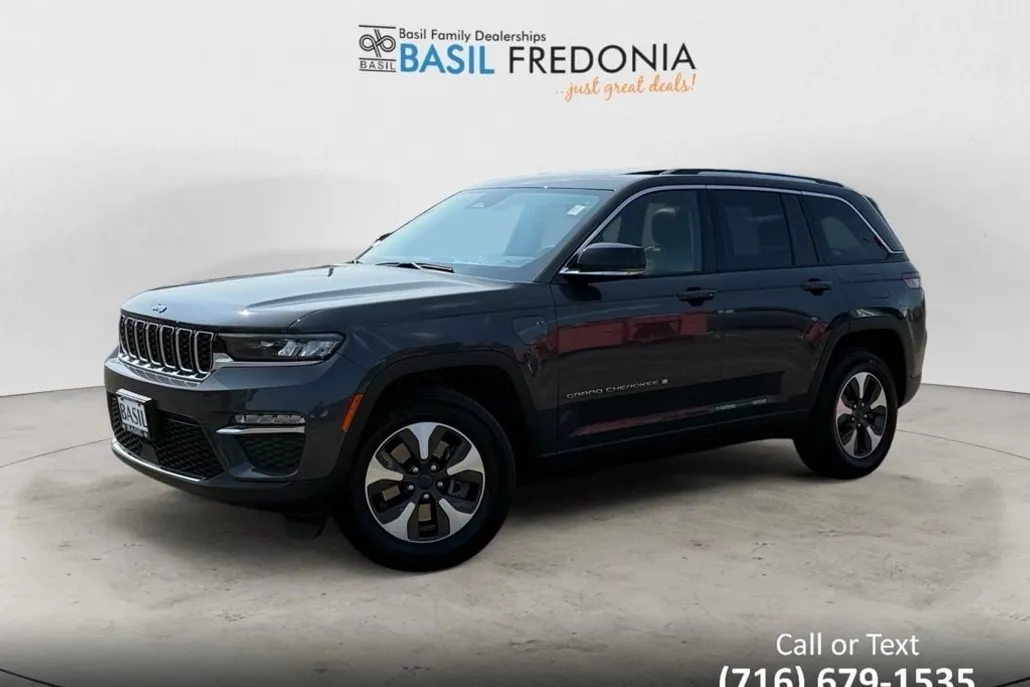 2023 Jeep Cherokee 4xe photo 1