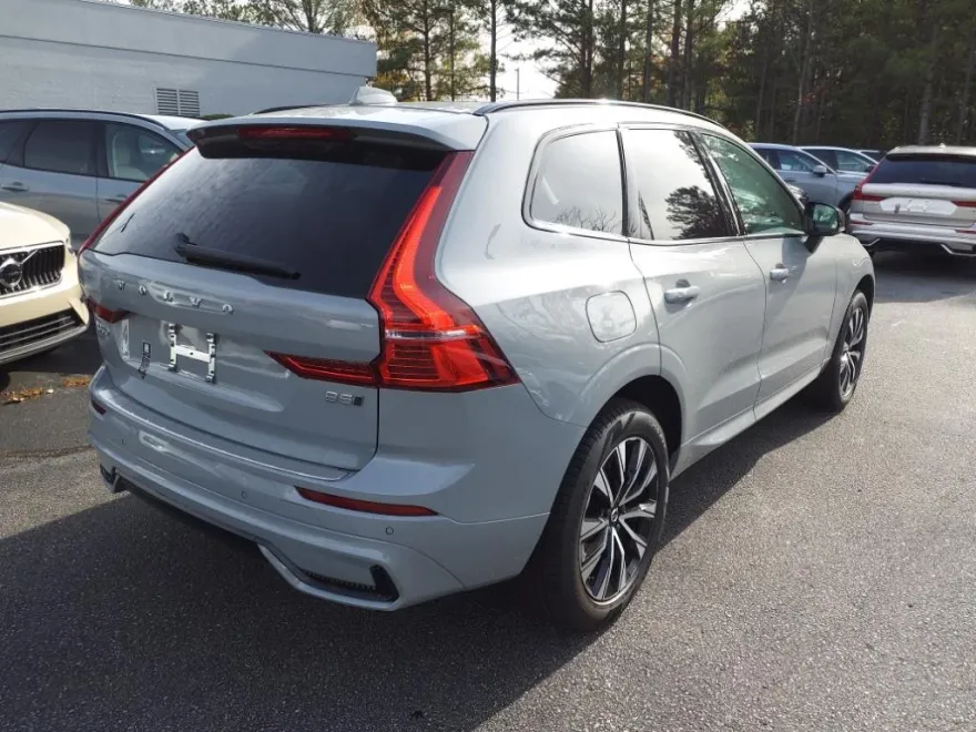 2025 Volvo XC60 B5 Core photo 1