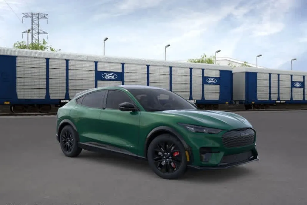 2025 Ford Mustang Mach-E Premium photo 1