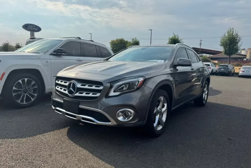 2020 Mercedes Benz GLA 250 photo 1