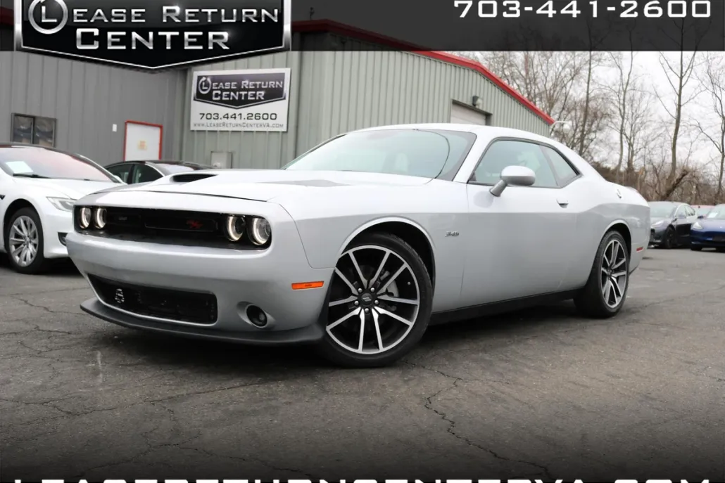 2023 Dodge Challenger R/T photo 1